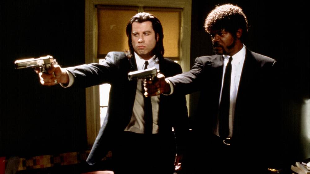 Pulp Fiction: Historky z podsvětí (1994), Děj Pulp Fiction tvoří několik příběhů z losangeleského gangsterského prostředí, které se v několika scénách spojují a prolínají. Jejich společným prvkem jsou postavy Marsella Wallace, Vincenta Vegy a Miy Wallacové, což jsou jediné tři postavy, které se vyskytují ve všech povídkách. Příběhy jsou plné bizarních dějových zvratů, narážek na klasické béčkové filmy i postmoderních prvků.