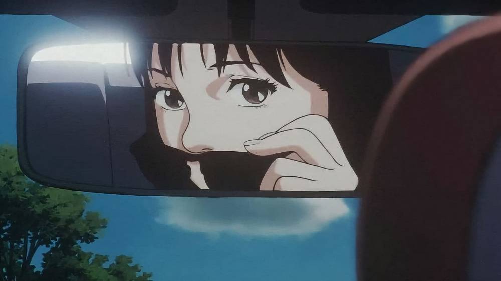 Perfect Blue (1998), Zpěvačka Kirigoe Mima opustí své úspěšné hudební trio a těší se na skvělou kariéru herečky. Získá sice vysněnou roli, ale její život se začíná rozpadat. Skutečnost a halucinace se mísí v hrozivém světě, kde nevinnost umírá a sny se mění v noční můry. Objeví se webová stránka, která popisuje nejintimnější detaily Mimina života. Jejím přátelům a kolegům vyhrožuje neznámý šílenec. Když začnou umírat, propadá se bezmocná a vyděšená Mima do nebezpečných paranoidních představ.