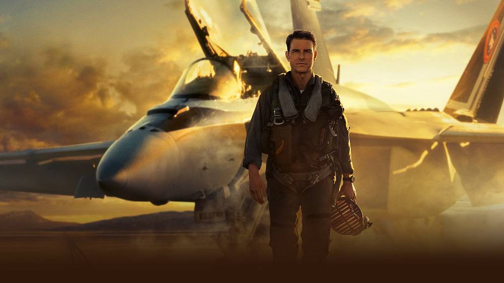 Top Gun: Maverick (2022). Přes třicet let ve službě. Pochvaly. Vyznamenání. Jediný, kdo za posledních 40 let sestřelil tři nepřátelská letadla. Přesto ho nikdy nepovýšili? Proč? Protože je to Maverick. Rebel, který poslouchá jen sebe sama.