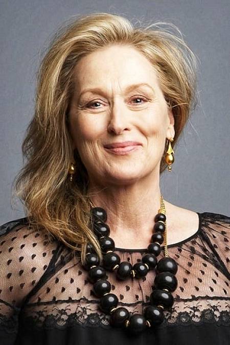 Mary Louise „Meryl“ Streepová (narozena 22. června 1949) je americká herečka. Streepová, často označovaná za „nejlepší herečku své generace“, je známá zejména svou všestranností a schopností přizpůsobit se přízvuku. Během své více než pět desítek let trvající kariéry získala řadu ocenění, včetně rekordních 21 nominací na Oscara, z nichž získala tři, a rekordních 32 nominací na Zlatý glóbus, z nichž získala osm. Získala také dvě ceny Britské filmové akademie, dvě ceny Screen Actors Guild a tři ceny Primetime Emmy, kromě toho byla nominována na cenu Tony a šest cen Grammy.