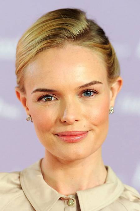 Kate Bosworth (pravým jménem Catherine Ann Bosworth ) se narodila v Los Angeles roku 1983. Neměla jednoduché dětství, jelikož se její rodina často stěhovala. Od šesti do devíti let žila v San Franciscu, do čtrnácti let bydlela ve státě Connecticut a od čtrnácti měla trvalé bydliště ve městečku Cohasset ve státě Massachusetts. Už od dětství se pilně věnovala závodní jízdě na koni. Díky tomu dostal svou první roli ve filmu Roberta Redforda ZAŘÍKÁVAČ KONÍ. Svět herectví ji zaujal na tolik, že začala navštěvovat kurzy herectví a divadla.

Další roličku si střihla v dramatu VZPOMÍNKA NA TITÁNY. Úspěšný byl až rok 2002, kdy si zahrála hlavní ženské role ve filmech PRAVIDLA VÁŠNĚ a OSUDOVÉ LÉTO. Ve snímku WONDERLAND MASAKR si zahrála jednu z milenek pornoherce Johna Holmese, kterého hrál Val Kilmer. Velmi úspěšná byla její spolupráce s Kevinem Spaceym, se kterým si zahrála v hudebním dramatu ZA MOŘEM, jež režíroval. A byl to právě on, kdo jí doporučil pro roli Lois Lane ve velkofilmu SUPERMAN SE VRACÍ. Tato role jí přinesla prozatím největší popularitu.

Kate chodila dva roky s hercem Orlando Bloomem. Mluví plynně španělsky. Byla několikrát zvolena časopisy Maxim, E! a FHM jako nejvíc sexy děvče. Její nejoblíbenější herečkou je Katharine Hepburn.