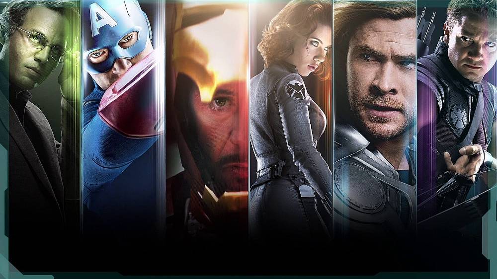 Ve Velké Británii musel být film uveden pod názvem Avengers Assemble, a to z právních důvodů. Studio Warner Bros. totiž nesouhlasilo s použitím názvu The Avengers, neboť již dříve natočilio film The Avengers (1998), který  vycházel ze stejnojmenného kultovního seriálu (The Avengers, od r. 1961). V Irsku byl film uveden také jako Avengers Assemble, a to v zájmu snížení nákladů na marketing a distribuci.