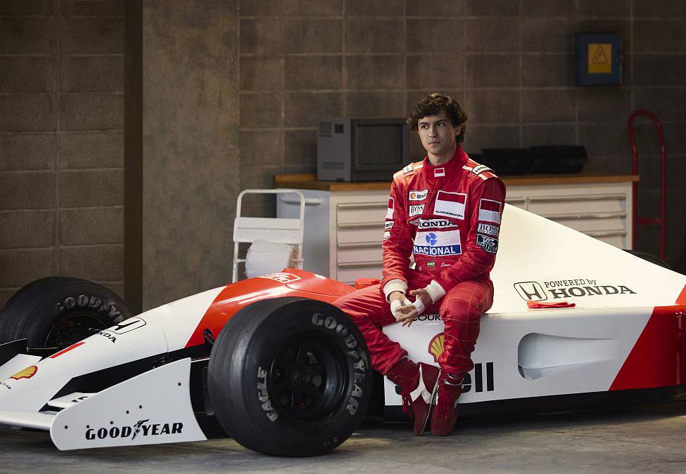 Novou dramatickou minisérií Senna připomene Netflix 30. výročí od tragédie na okruhu F1