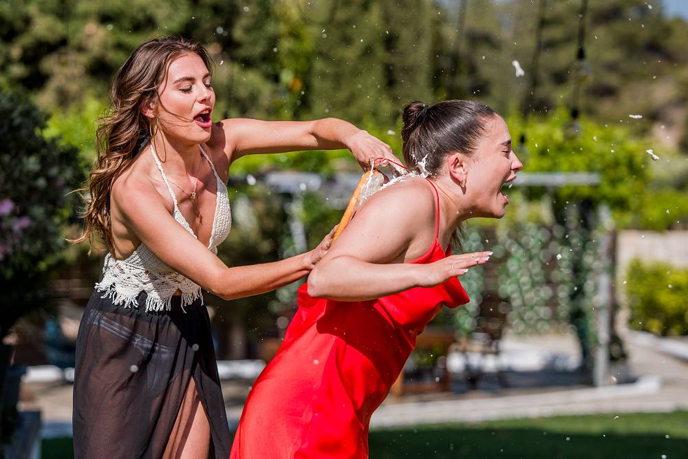 Bachelor Česko: Dračice umí i z obyčejné dětské hry udělat nervy drásající podívanou, která i Jana zaskočila