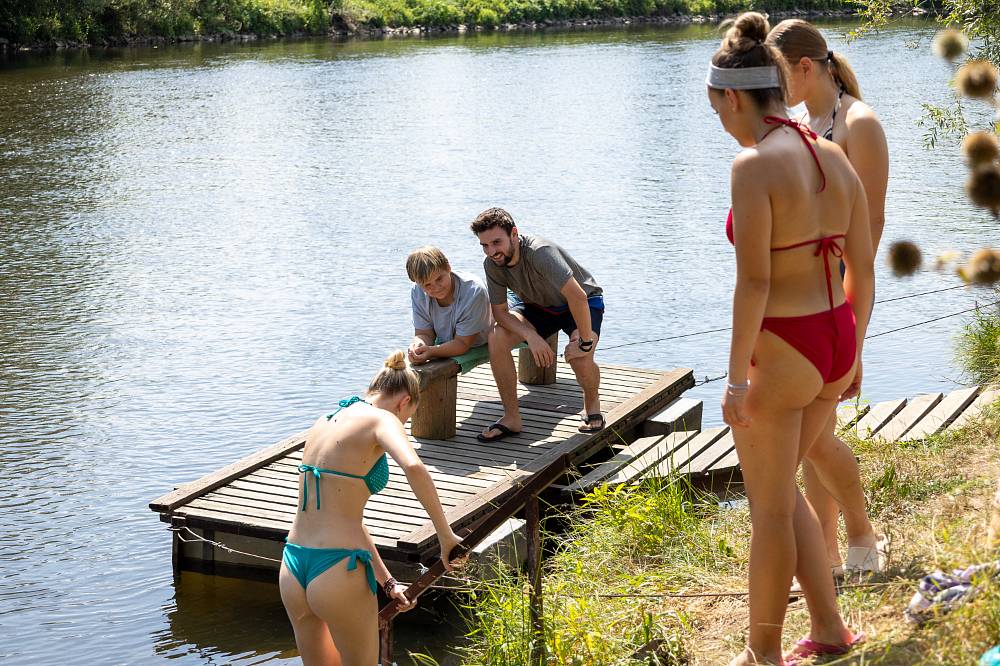 Jedna rodina: Vilda s Alicí si užívali v přírodě a Vagy dostal bábovku