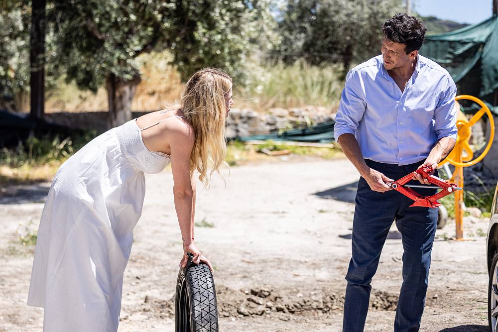 (EMBARGO Nepublikovat) Bachelor Česko: Lucie krade rande a hraje divadlo, jak ji všichni ubližují