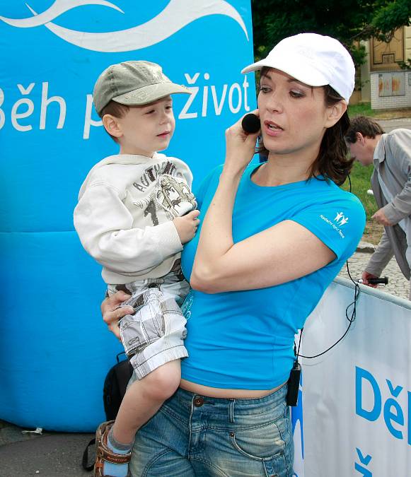 Ve StarDance Tereza Kostková předvedla, že i téměř padesátnice umí být atraktivní. Oblíbená je i jako herečka