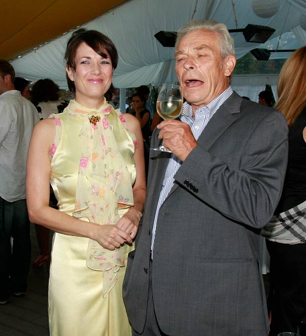 Ve StarDance Tereza Kostková předvedla, že i téměř padesátnice umí být atraktivní. Oblíbená je i jako herečka