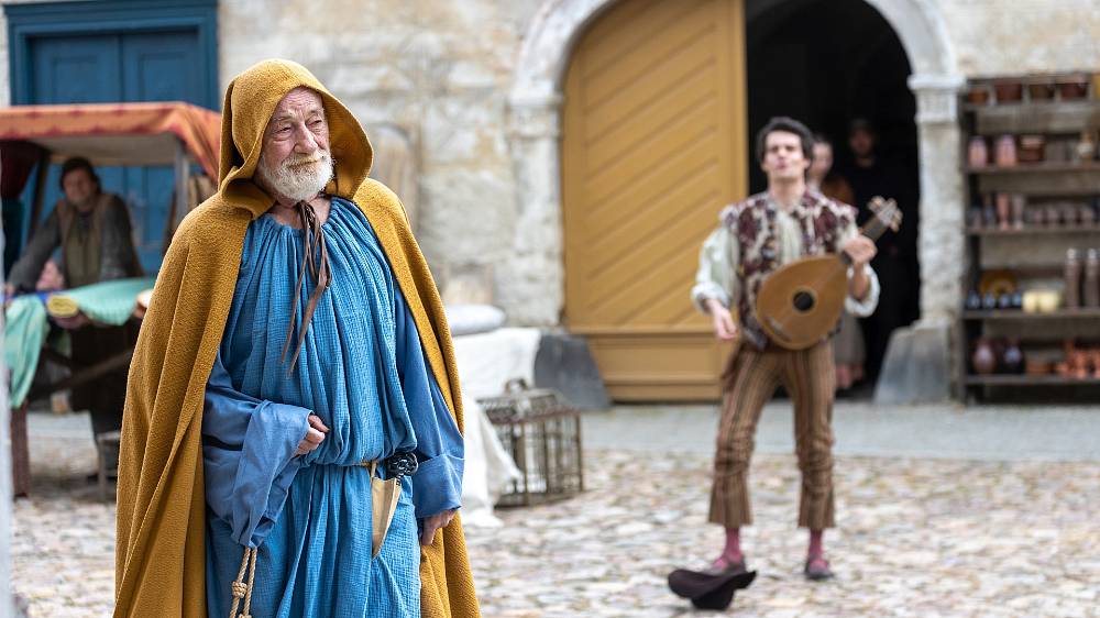 Nahlédněte do naší galerie a objevte, jakou podívanou si pro vás televizní stanice připravily na Štědrý den.
