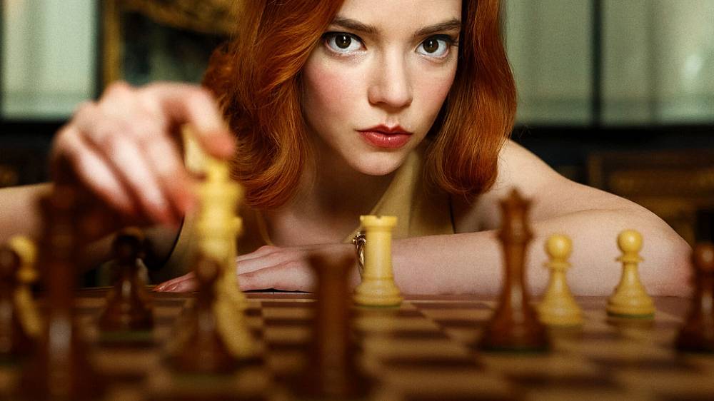 Anya-Josephine Marie Taylor-Joy (narozena 16. dubna 1996) je herečka. Narodila se v Miami, vyrůstala v Buenos Aires a Londýně a v 16 letech opustila školu, aby se mohla věnovat herecké kariéře. Po řadě malých televizních rolí přišel její průlom v podobě hlavní role v hororu Čarodějnice (2015). Pokračovala rolemi v hororu Split (2016) a jeho pokračování Glass (2019), černé komedii Thoroughbreds (2017) a televizním kriminálním seriálu Peaky Blinders (2019-2022).

Za roli Emmy Woodhouseové v dobovém dramatu Emma (2020) získala Taylor-Joyová svou první nominaci na Zlatý glóbus. Mezinárodní uznání si vysloužila za roli Beth Harmonové v dobové dramatické minisérii The Queen's Gambit (2020) společnosti Netflix, za kterou získala Zlatý glóbus a cenu SAG a byla nominována na cenu Primetime Emmy. Poté se objevila v hororu Last Night in Soho (2021), akčním filmu The Northman (2022) a černé komedii The Menu (2022). Namluvila také hlas princezny Peach v animovaném filmu The Super Mario Bros Movie (2023) a zahrála si Imperátorku Furiosu v apokalyptickém filmu Furiosa: Sága Šíleného Maxe (2024).