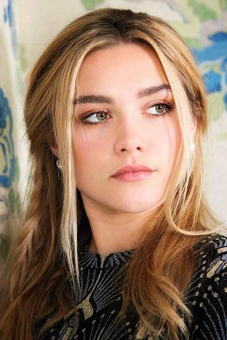 Florence Pugh (narozena 3. ledna 1996) je anglická herečka. Jako herečka debutovala v roce 2014 v dramatickém filmu The Falling. Pughová získala uznání v roce 2016 za hlavní roli mladé nevěsty v nezávislém dramatu Lady Macbeth, za kterou získala cenu British Independent Film Award. Po účinkování v televizním filmu Král Lear v roce 2018 sklidila chválu za hlavní roli v minisérii The Little Drummer Girl a v témže roce si vysloužila nominaci na cenu BAFTA Rising Star Award. Mezinárodní průlom Pughové přišel v roce 2019, kdy ztvárnila profesionální wrestlerku Paige v životopisném sportovním snímku Fighting with My Family, zoufalou Američanku v hororu Slunovrat a Amy Marchovou v dobovém dramatu Malé ženy. Za poslední z nich získala nominace na Oscara a cenu BAFTA. Na filmovém festivalu v Cannes 2019 získala Pughová cenu Trophée Chopard. V roce 2021 si zahrála roli Yeleny Belové v superhrdinském filmu Black Widow z filmového světa Marvelu a v minisérii Hawkeye od Disney+. Od té doby si zahrála v thrilleru Don't Worry Darling a dramatu The Wonder (oba 2022).