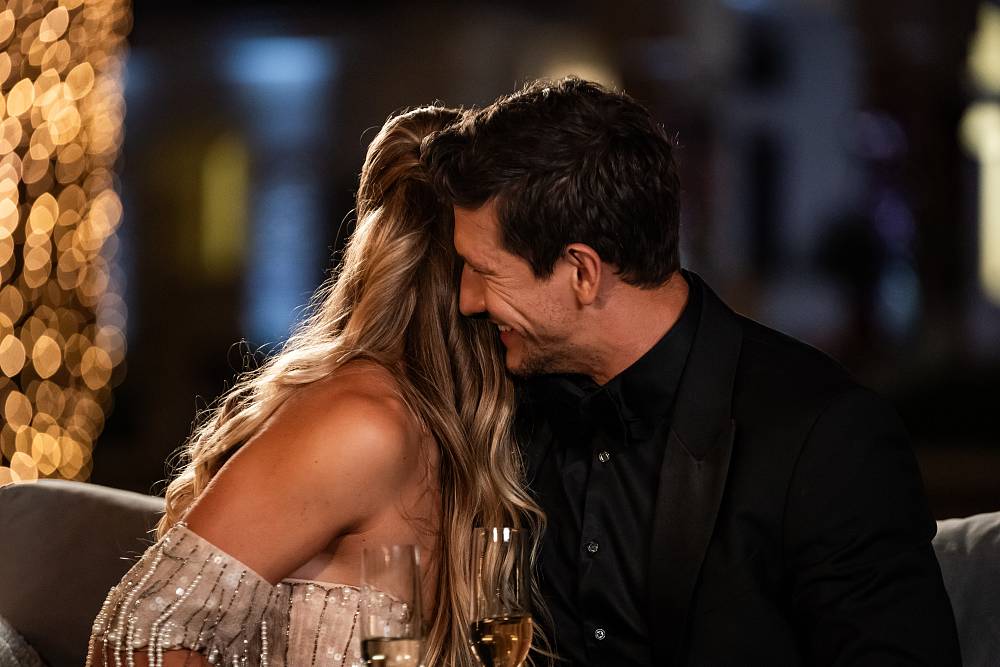 Bachelor Česko: Janovo líbání jako na běžícím pásu je pro diváky nechutné. Ty mladé ženy by měly vědět, co se děje