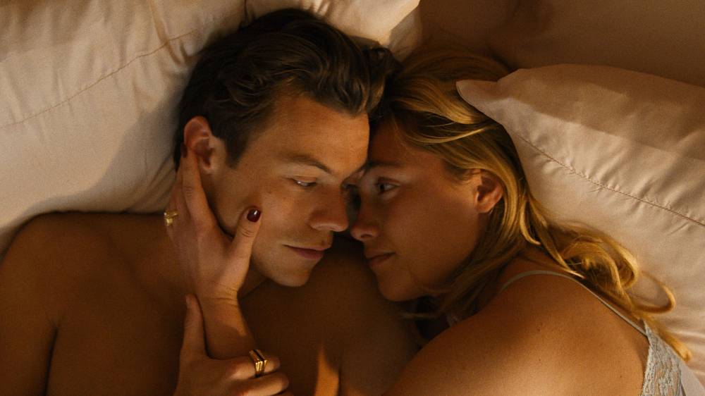 Mysteriózní, Thriller. Film pojednává o Alici, ženě v domácnosti z 50. let, žijící se svým manželem v naoko dokonalém vztahu. Záhy se však Alice začne obávat, že jeho okouzlující společnost možná skrývá znepokojivá tajemství.