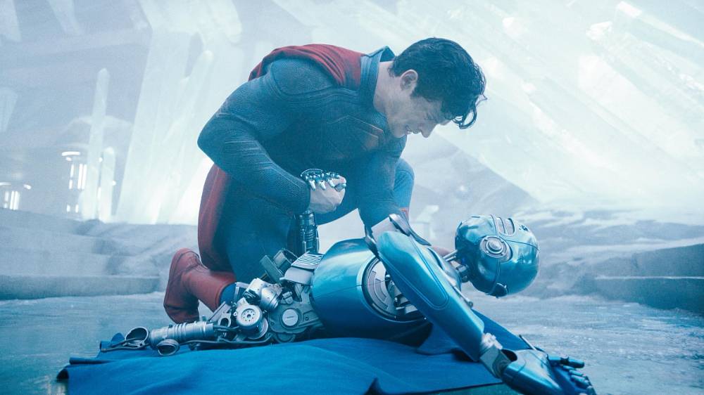 Akční, Dobrodružný, Vědeckofantastický. Superman, mladý reportér v Metropolis, se vydává na cestu, na níž se snaží smířit svůj kryptonský původ s lidskou výchovou Clarka Kenta.
