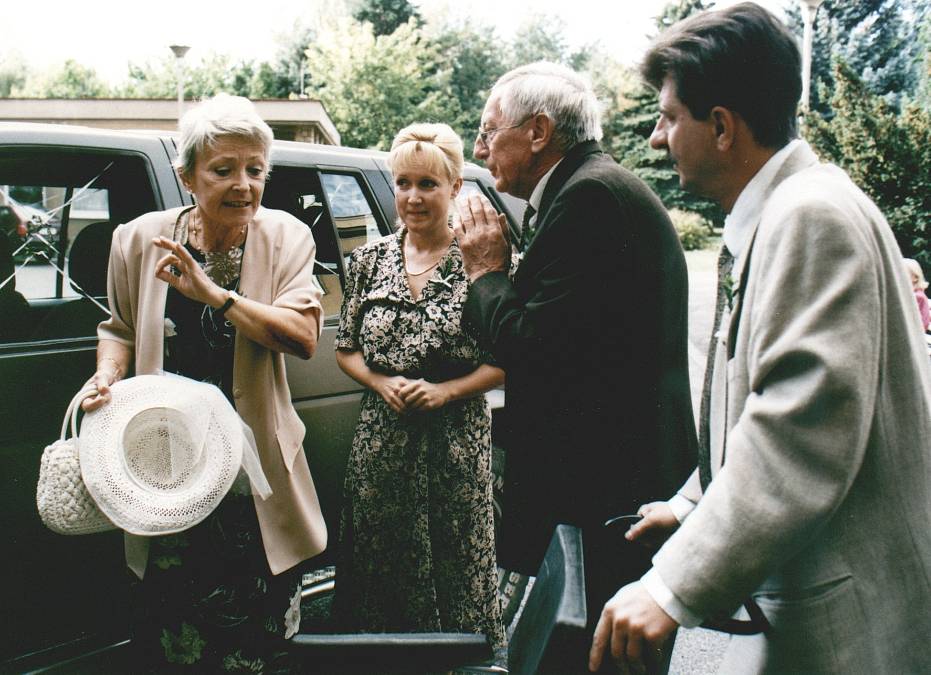Podívejte se na krásnou Milenu Steinmasslovou. V mládí jí to slušelo jako blondýně i jako brunetce