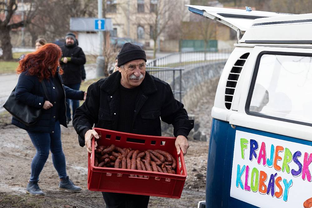 Jedna rodina: Aneta a Vilda v pasti! Maruščina upřímnost kazí jejich noční radovánky