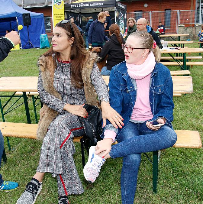Mahulena Bočanová: Pamatujete na holčičku z Chalupářů? Teď bojuje za lepší svět pro svou dceru
