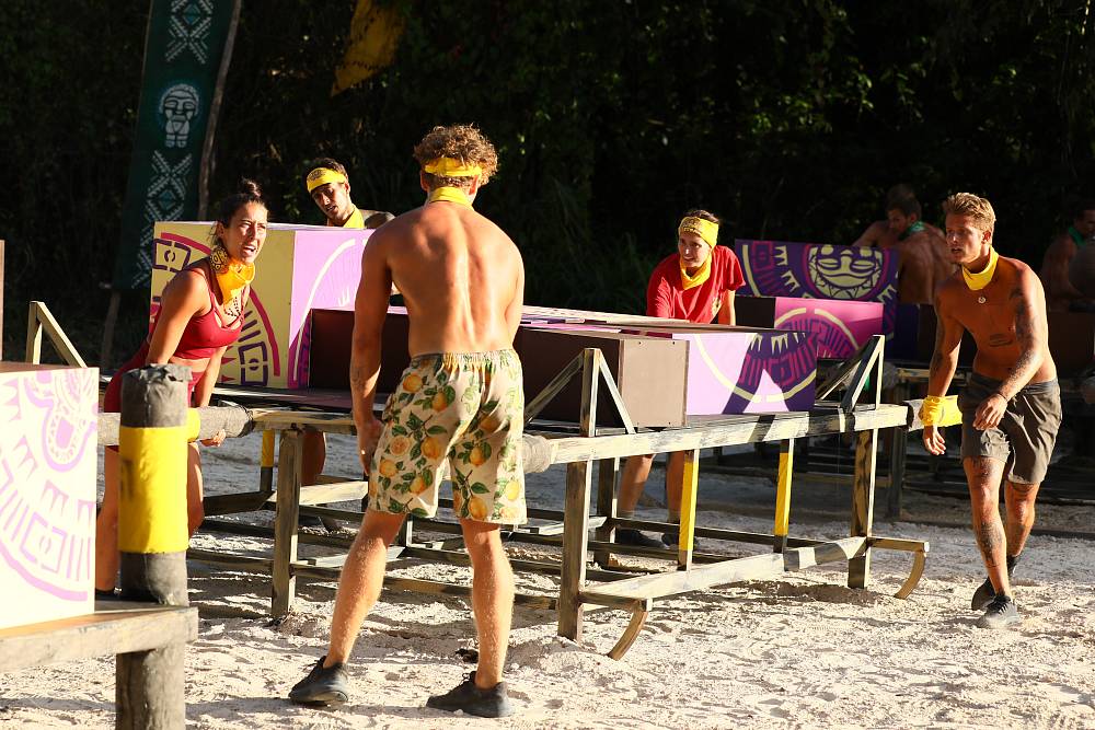 Survivor 2025: Kmeny se promíchávají, hráči mění tváře a kamery stále prosazují křiváka Michala