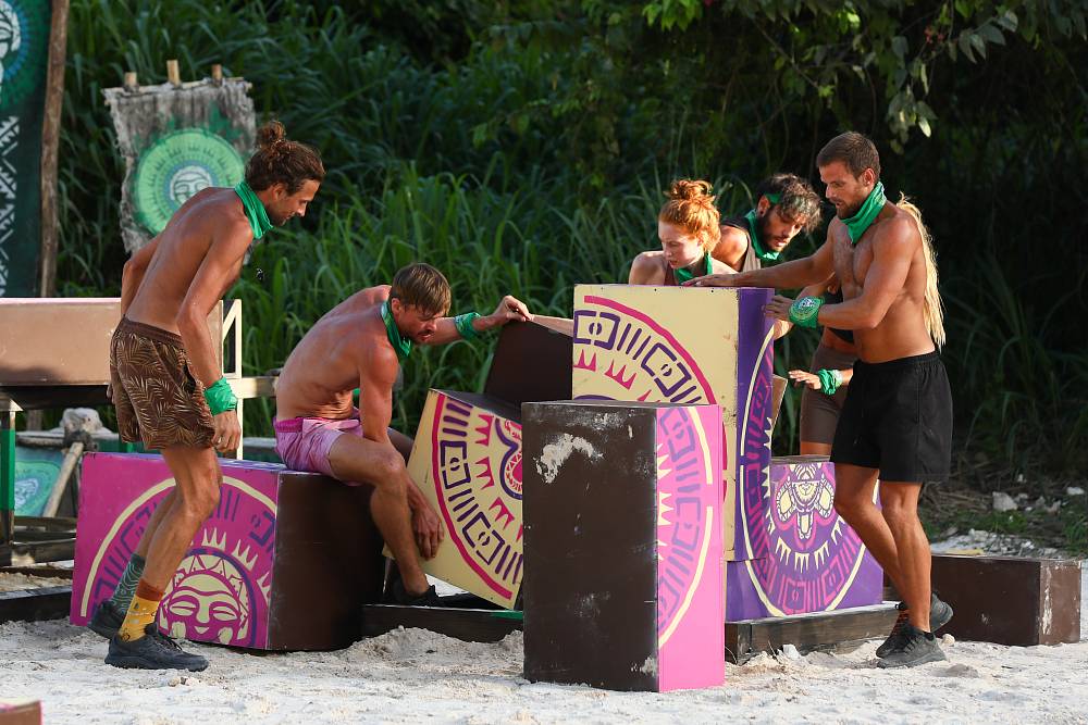 Survivor 2025: Kmeny se promíchávají, hráči mění tváře a kamery stále prosazují křiváka Michala