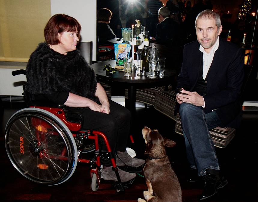 Podívejte se, jaké bydlení zajistil pro svou ženu Marek Eben. Jde o roubenku, ale přizpůsobenou na míru potřebám manželky