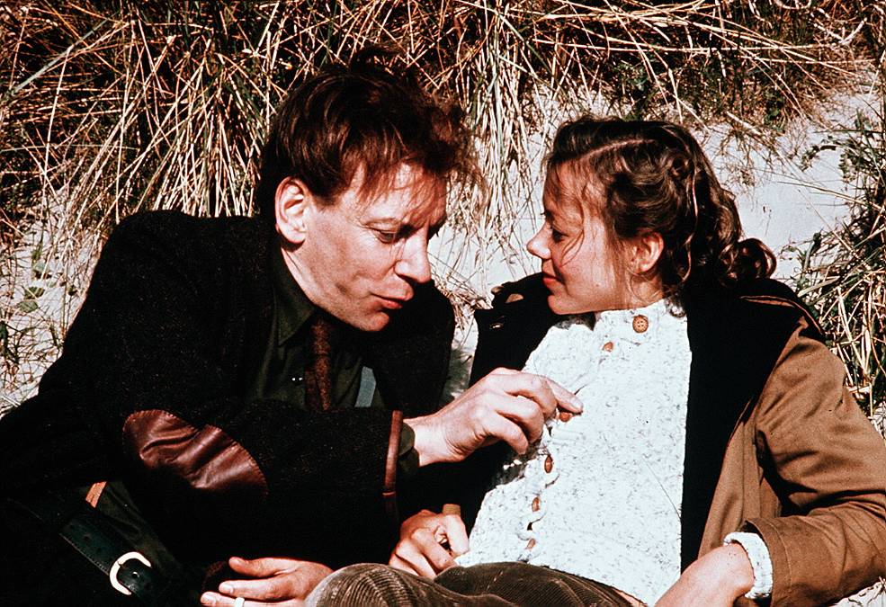 Orel přistál: Válečný film u diváků uspěl, ale scenárista i hlavní hrdina pomluvili režiséra, který točil jen pro peníze