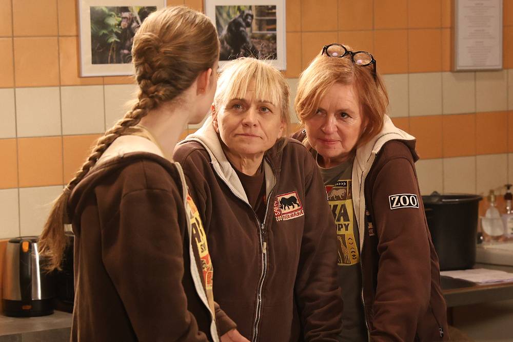 Zítra v ZOO: Bětka si zahrála na Maryšu, moc nechybělo, aby Michal vypil svou poslední kávu. Bohužel důkaz odnesla Bára