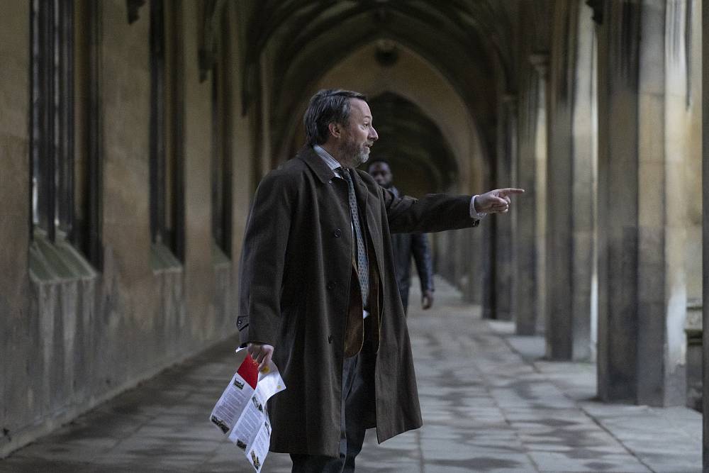 Z dílny BBC přichází tato pecka – oceňovaný britský kriminální seriál s komediálním nábojem Ludwig: Šifra zločinu