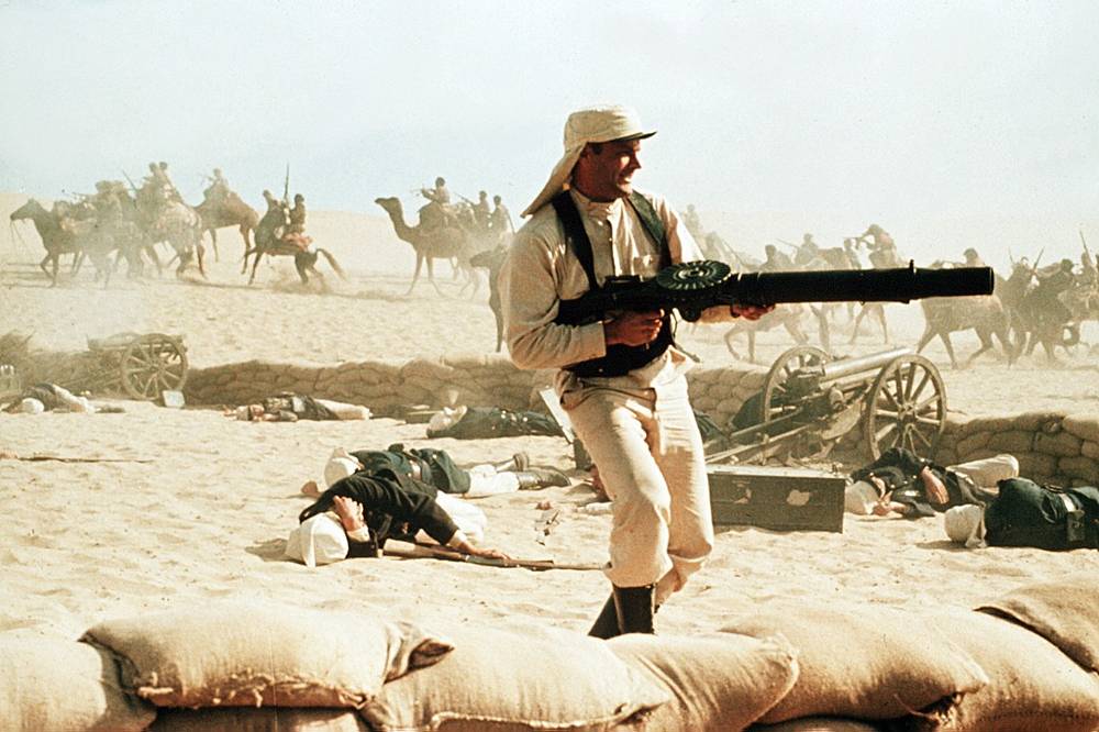 Pochoduj nebo zemři: Gene Hackman a Terenc Hill ve filmu, kvůli kterému letadla přepravovala tuny písku z Maroka do USA