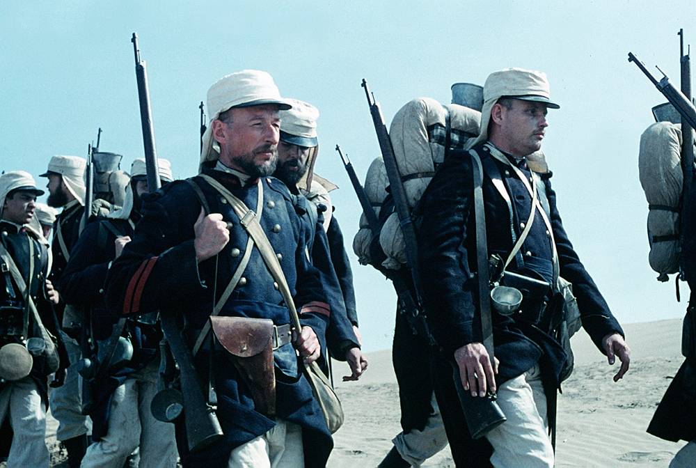 Pochoduj nebo zemři: Gene Hackman a Terenc Hill ve filmu, kvůli kterému letadla přepravovala tuny písku z Maroka do USA