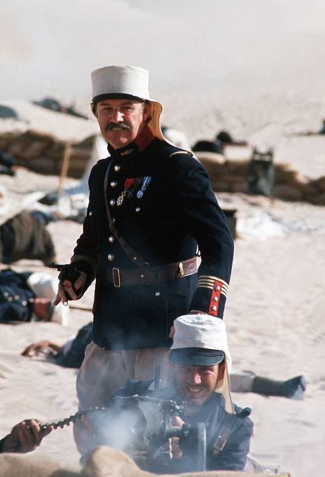 Pochoduj nebo zemři: Gene Hackman a Terenc Hill ve filmu, kvůli kterému letadla přepravovala tuny písku z Maroka do USA