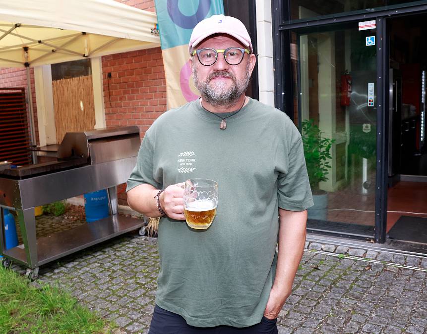 Drbárna ze Strání – Kamarádi: David má podezření. Co se to děje mezi Adamem a Nikolou?