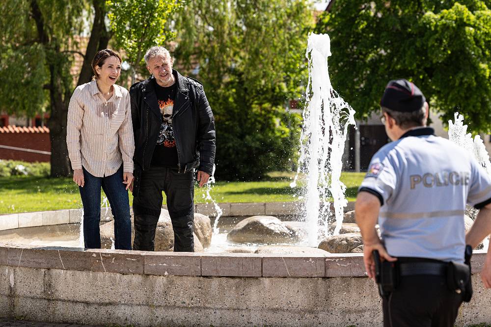 Jedna rodina: Ester se lekla minulosti a Filip teď neví, co dál. Vašek řeší problém výpovědí a Martina to odnese