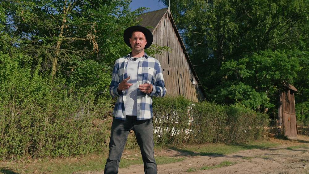 Farma Česko: Husa je nebezpečná, má strašné zuby a v kamnech se ohniště založí v troubě. Košilatá letní zábava začíná