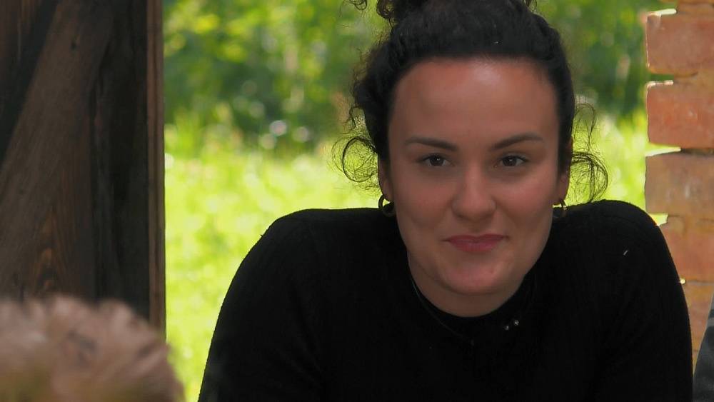 Veve z Farmy chtěla tanga, dostala gaťky po babičce. A všichni by si přáli mlhu, když se šel Luboš koupat