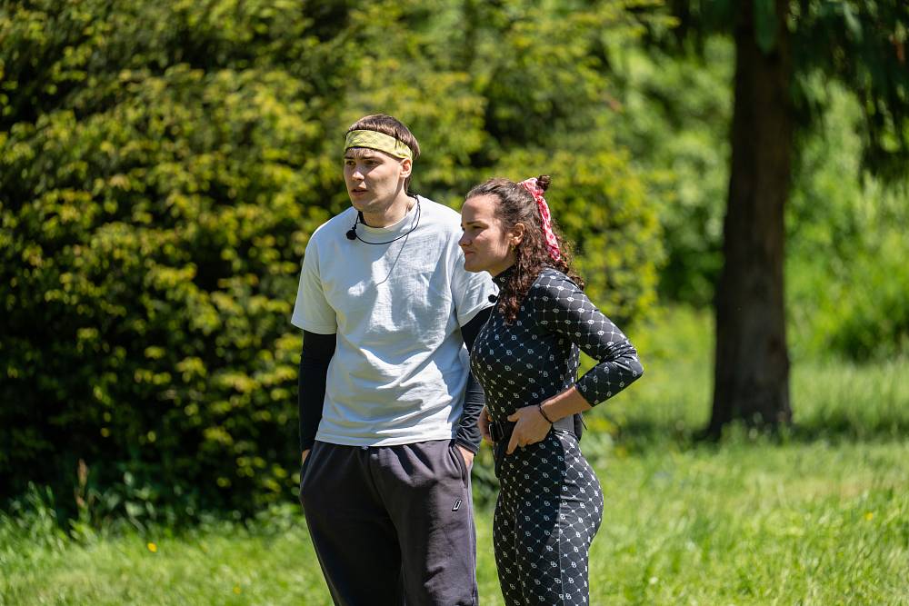 Veve z Farmy chtěla tanga, dostala gaťky po babičce. A všichni by si přáli mlhu, když se šel Luboš koupat