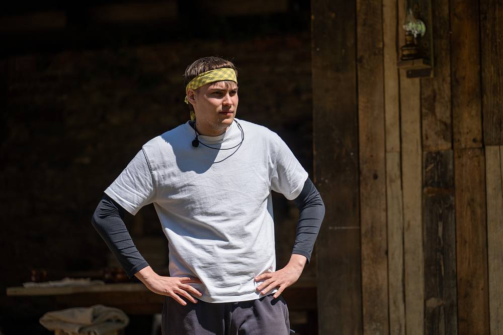 Veve z Farmy chtěla tanga, dostala gaťky po babičce. A všichni by si přáli mlhu, když se šel Luboš koupat