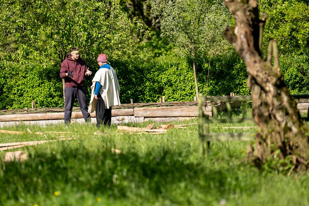 Veve z Farmy chtěla tanga, dostala gaťky po babičce. A všichni by si přáli mlhu, když se šel Luboš koupat