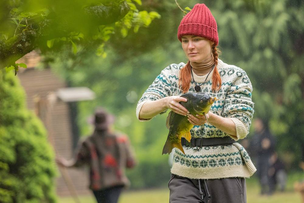 Líný farmář Andrej vs. ukňouraný sluha Luboš: Přetahovaná tělem, kvíz mozkem – a nikdo nečte almanach pořádně