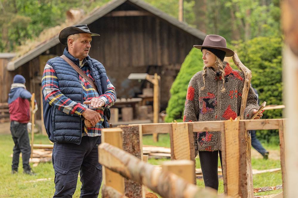 Líný farmář Andrej vs. ukňouraný sluha Luboš: Přetahovaná tělem, kvíz mozkem – a nikdo nečte almanach pořádně