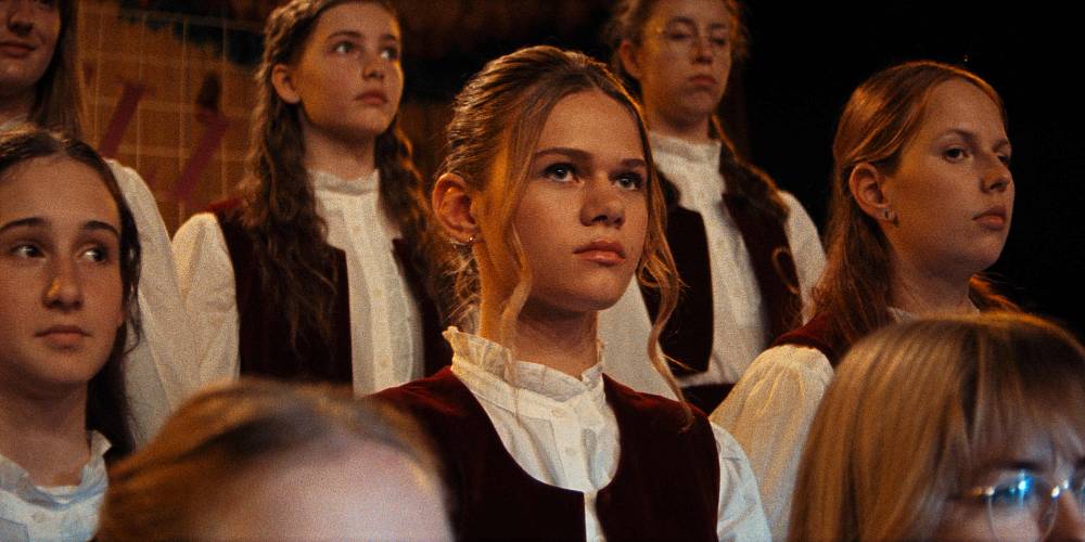 Nový film Sbormistr: Dívčí sbor, třináctiletá hrdinka a tabu, která se stále bojíme otevírat