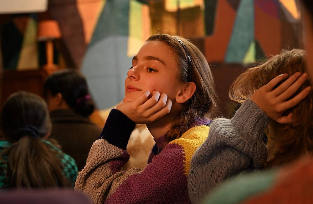 Nový film Sbormistr: Dívčí sbor, třináctiletá hrdinka a tabu, která se stále bojíme otevírat