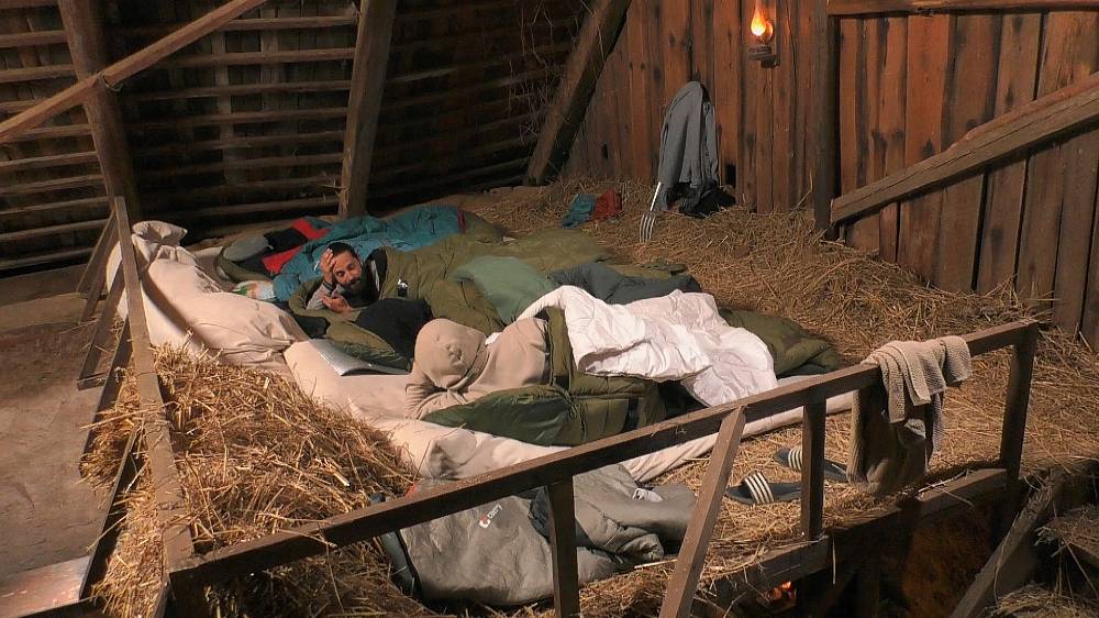 Na Farmě zmizel oheň, kýbl i smetana – začíná farmařina nebo detektivka?