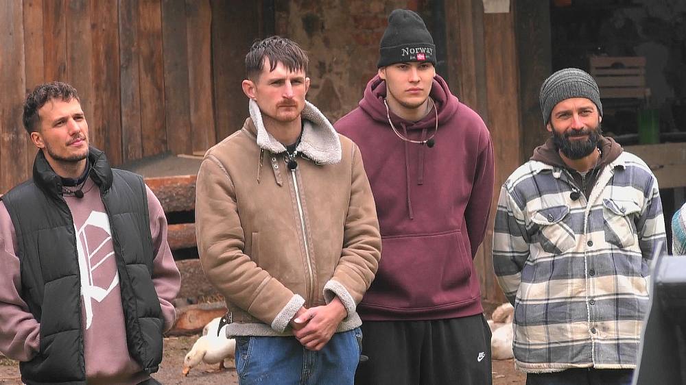 Na Farmě zmizel oheň, kýbl i smetana – začíná farmařina nebo detektivka?