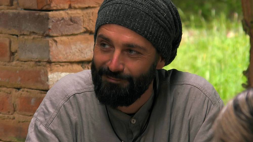 Kamery své dvě oblíbenkyně na Farmě nespustí z očí, ty navíc hrají před ostatními jen divadlo