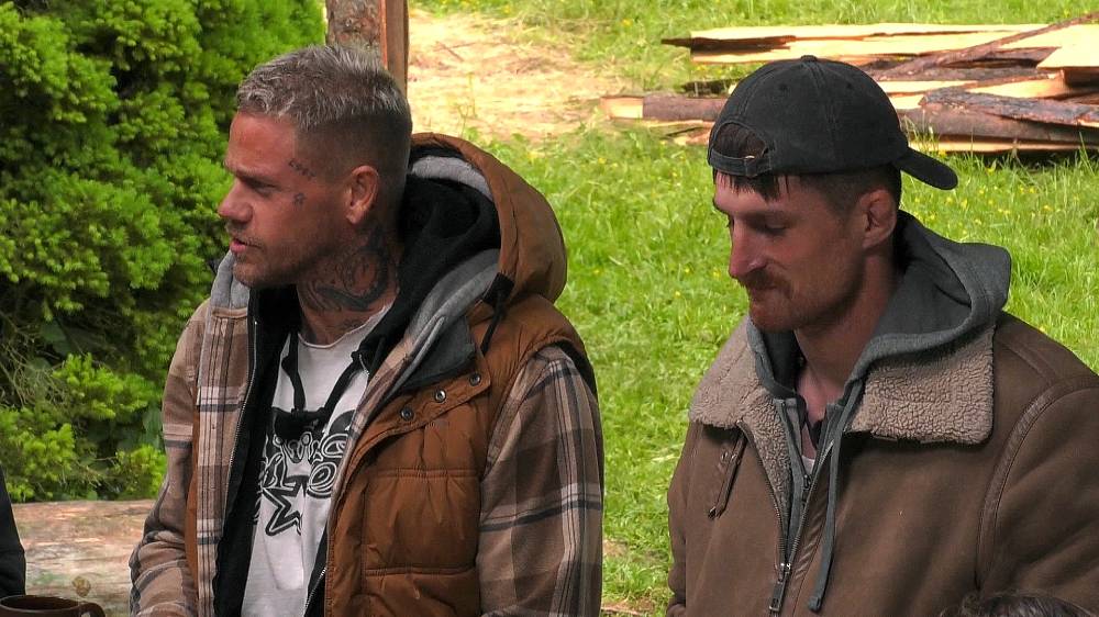 Kamery své dvě oblíbenkyně na Farmě nespustí z očí, ty navíc hrají před ostatními jen divadlo