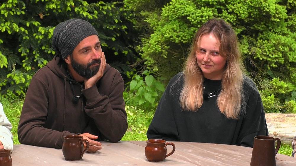 Kamery své dvě oblíbenkyně na Farmě nespustí z očí, ty navíc hrají před ostatními jen divadlo