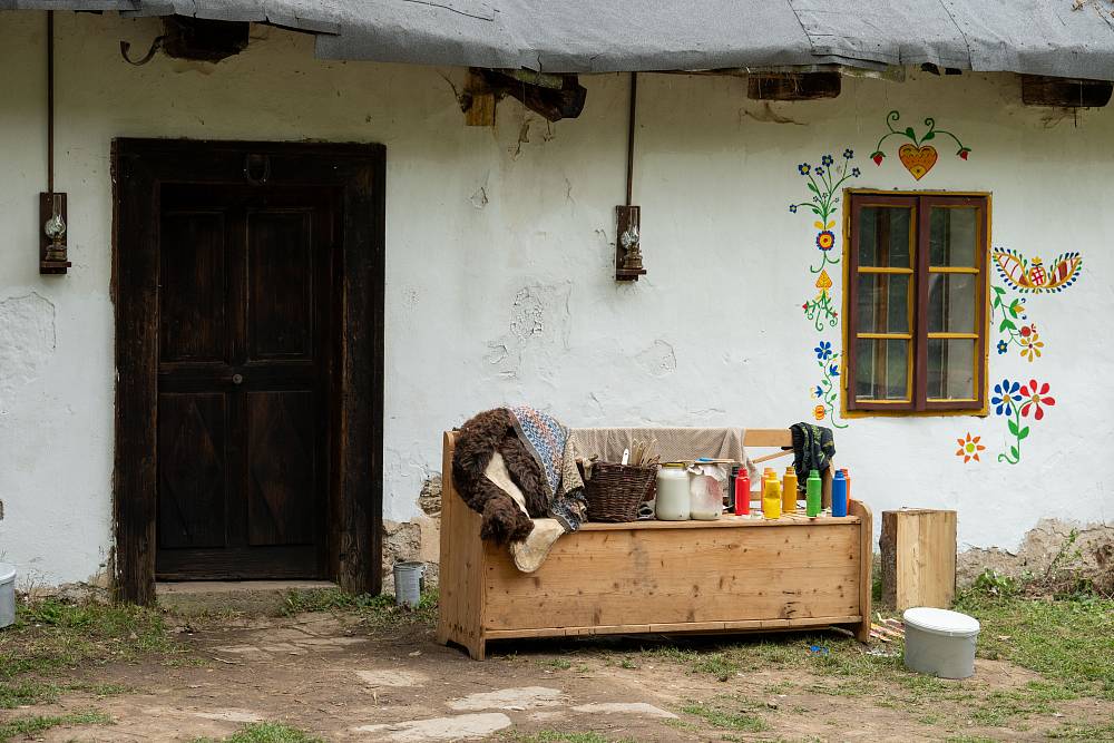 Kamery své dvě oblíbenkyně na Farmě nespustí z očí, ty navíc hrají před ostatními jen divadlo