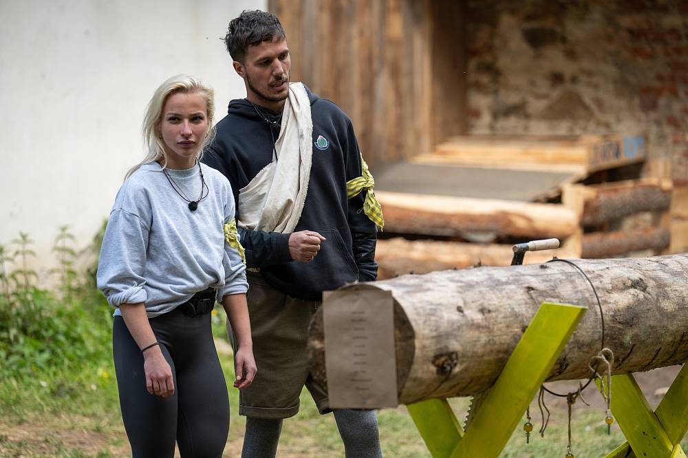 Kamery své dvě oblíbenkyně na Farmě nespustí z očí, ty navíc hrají před ostatními jen divadlo