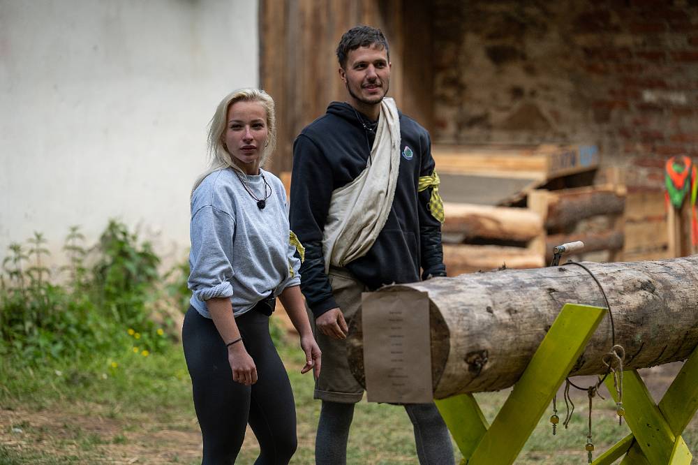 Kamery své dvě oblíbenkyně na Farmě nespustí z očí, ty navíc hrají před ostatními jen divadlo