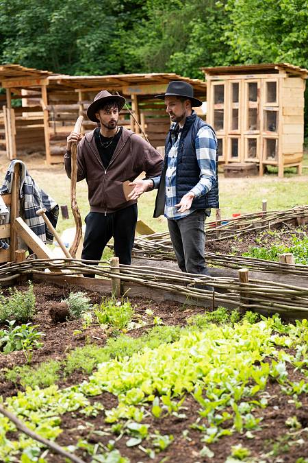 Neznámí bandité způsobili na Farmě pořádný rozruch. Nakonec se z nich vyklubali další farmáři